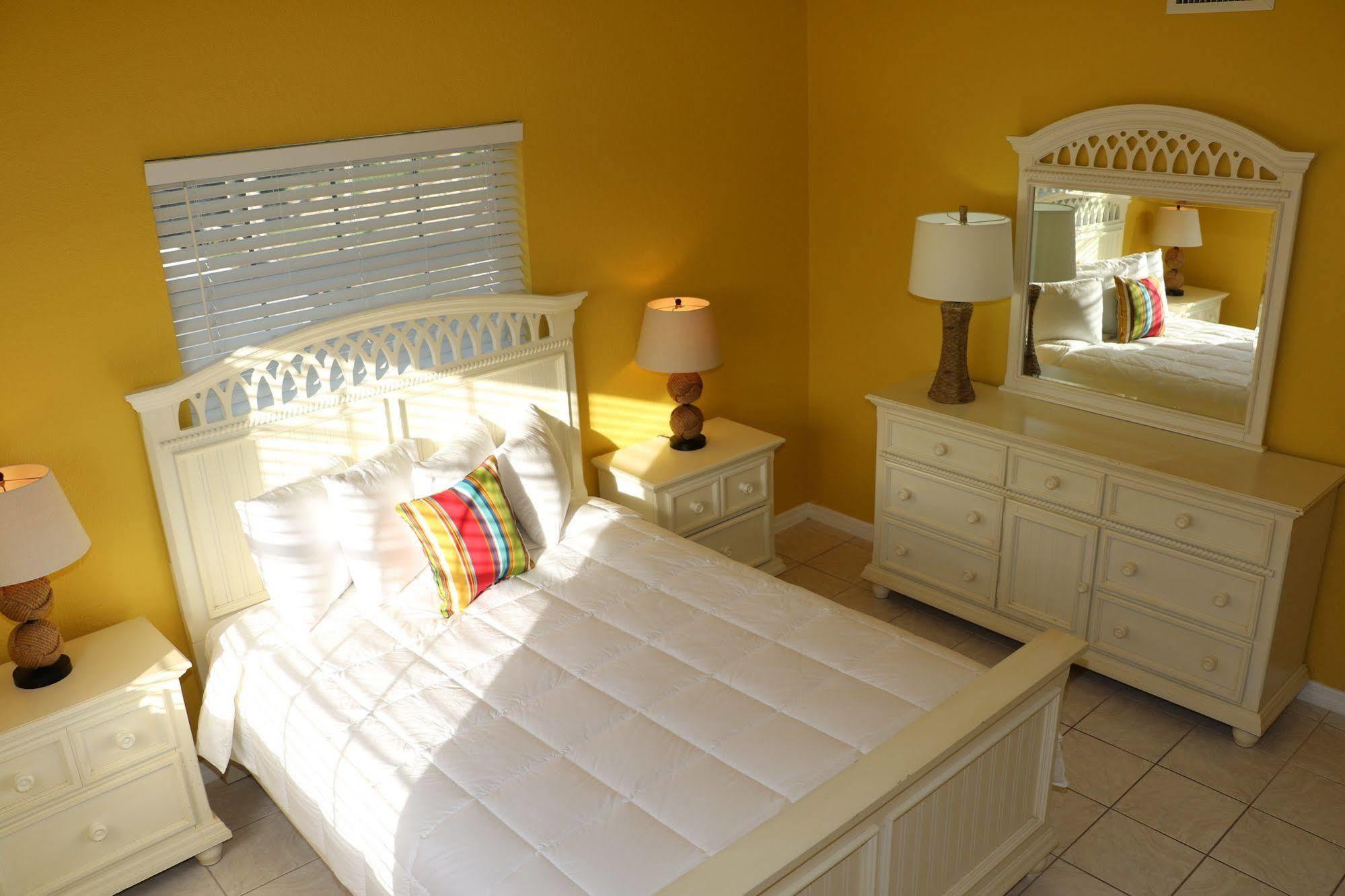 מרתון Yellowtail Inn מראה חיצוני תמונה
